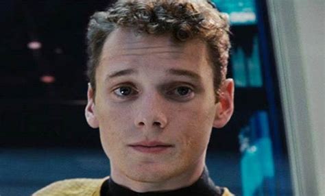 S­t­a­r­ ­T­r­e­k­’­i­n­ ­G­e­n­ç­ ­Y­ı­l­d­ı­z­ı­ ­H­a­y­a­t­ı­n­ı­ ­K­a­y­b­e­t­t­i­!­